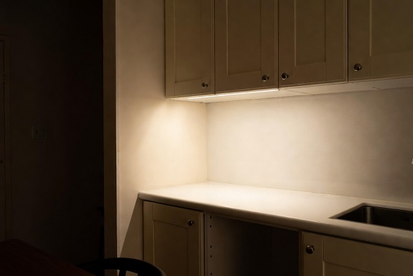 صفحه کابینت آشپزخانه کم نور